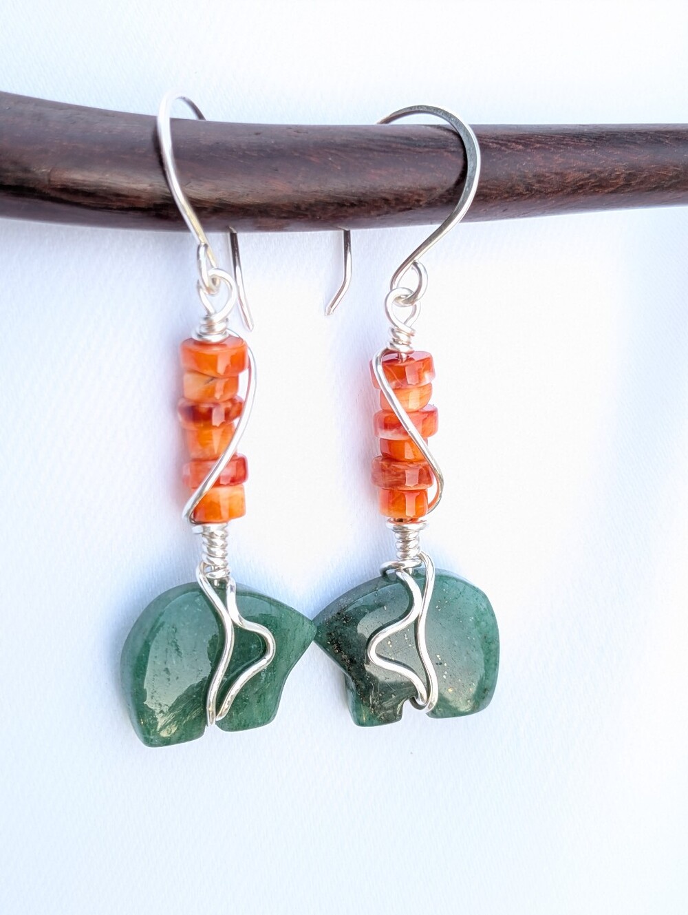 Sterling Silver Zuni Bear Earrings- Green Aventurine And Orange Spiny Oyster